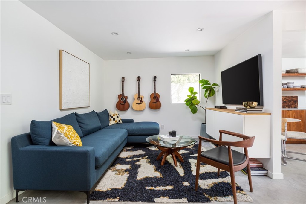 905 N Beverly Glen Boulevard
