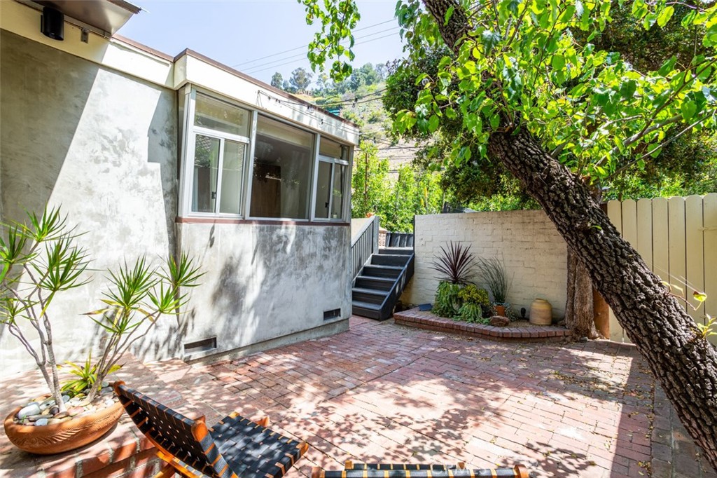905 N Beverly Glen Boulevard