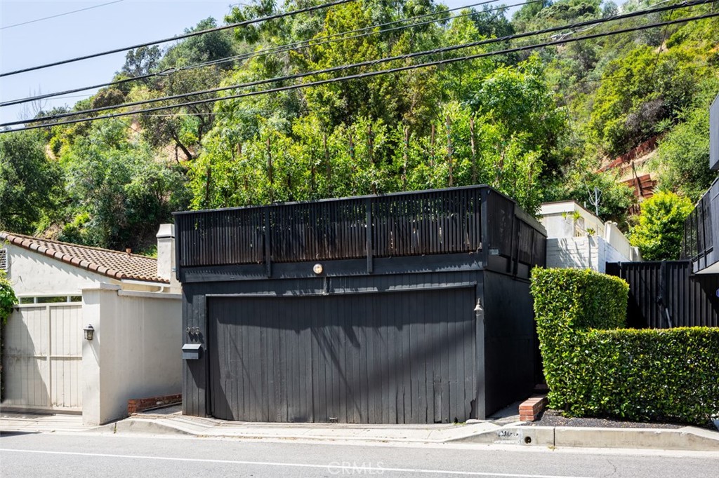 905 N Beverly Glen Boulevard