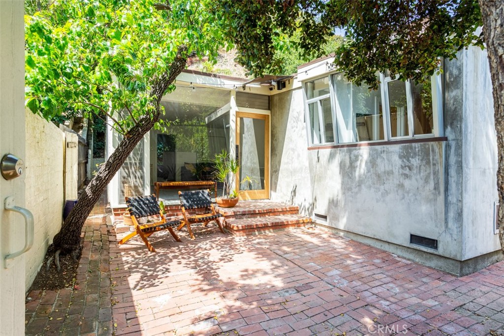 905 N Beverly Glen Boulevard