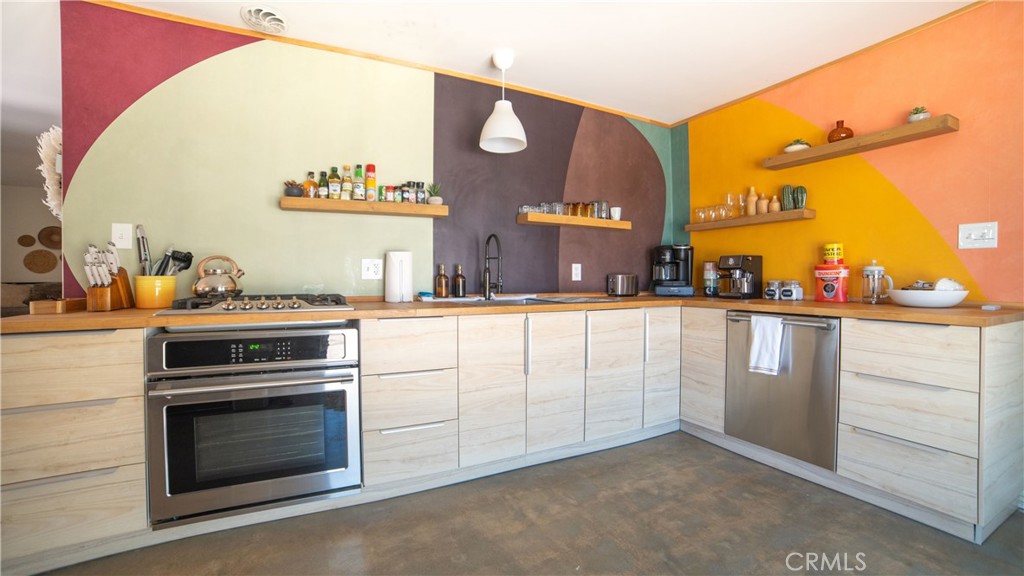 4762 Avenida Del Sol