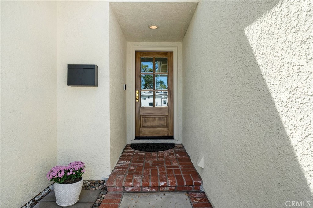 1387 Garlingford Street