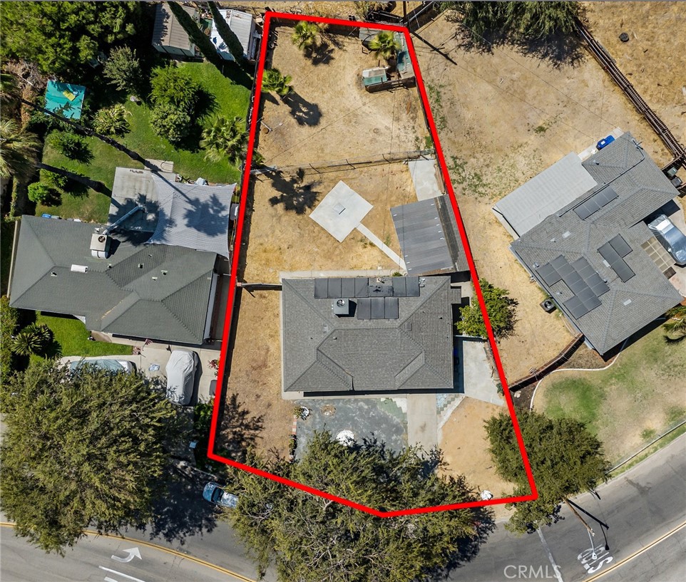 3278 N Golden Avenue