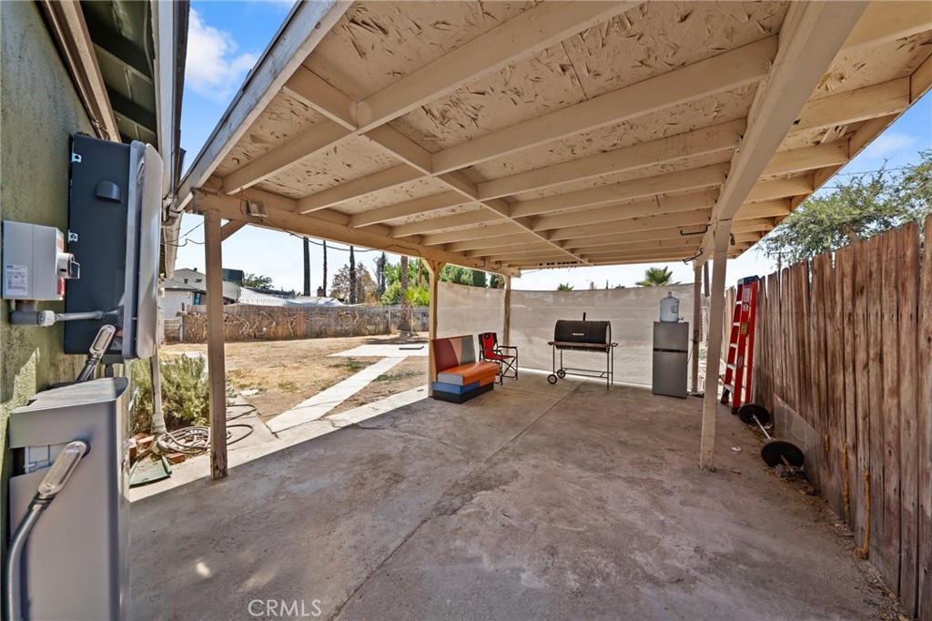 3278 N Golden Avenue