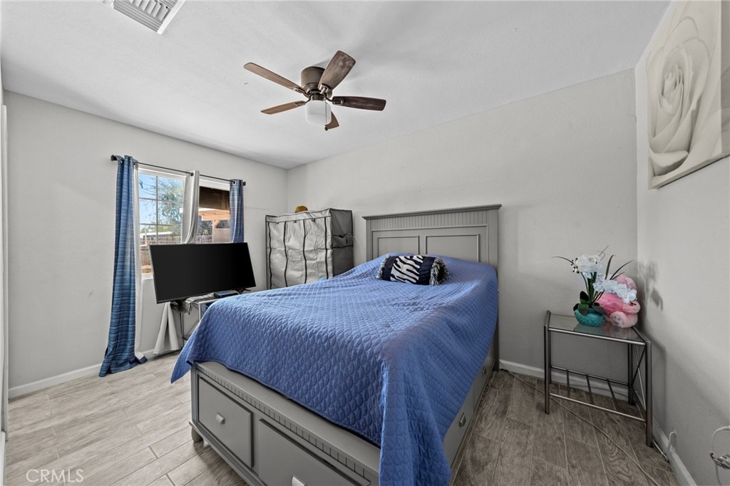 3278 N Golden Avenue