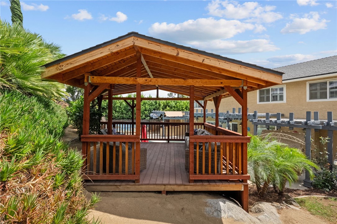 2249 Trafalgar Avenue