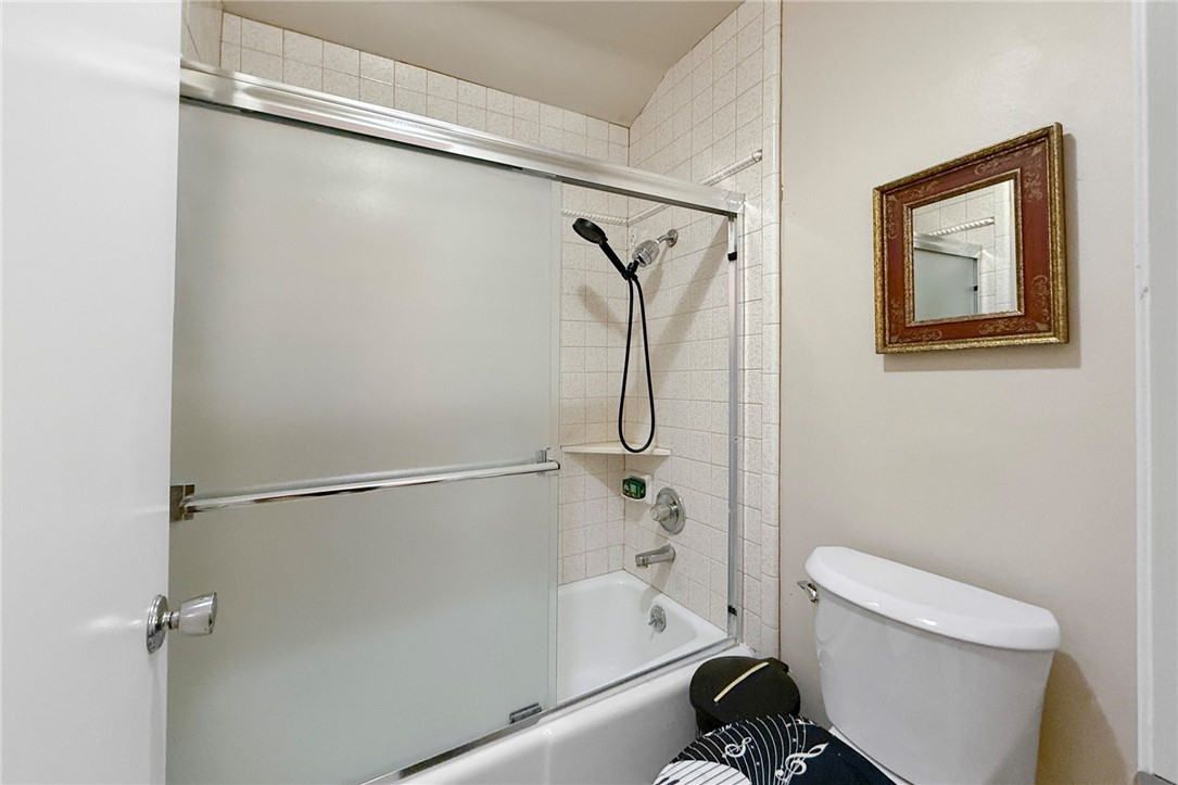 2210 Trafalgar Avenue