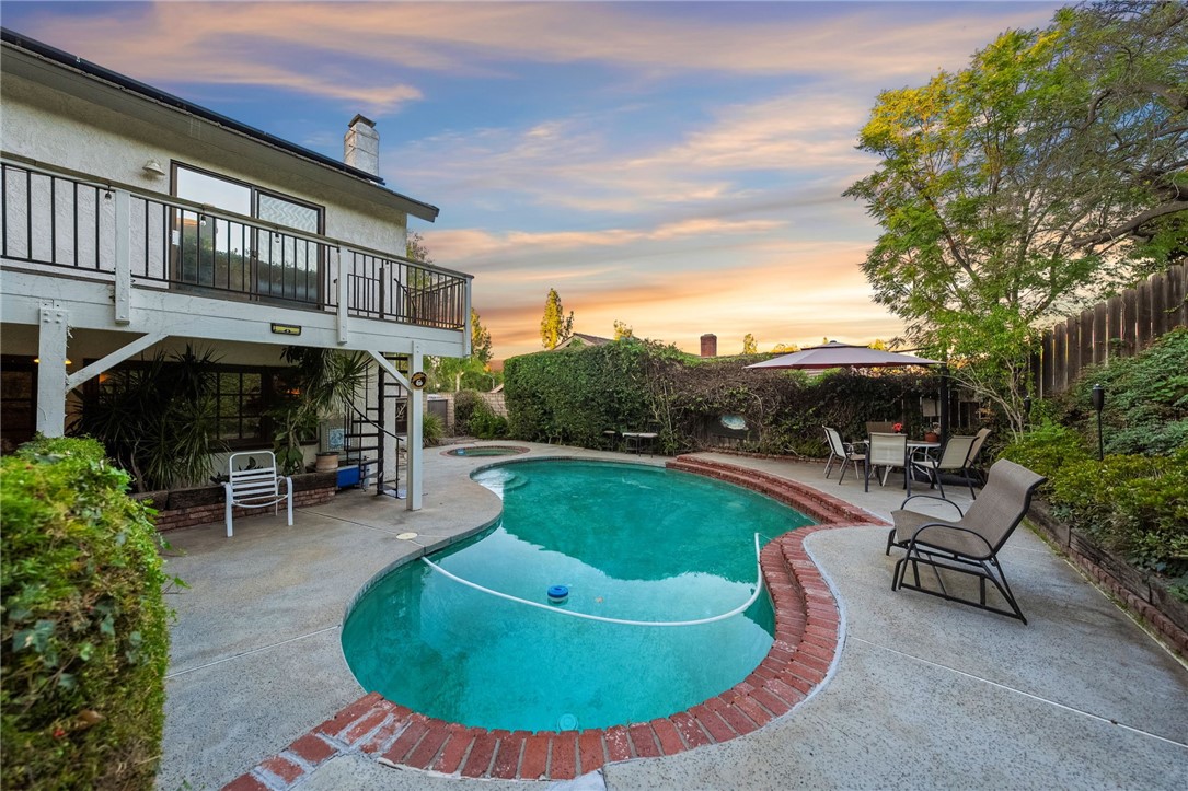 2210 Trafalgar Avenue