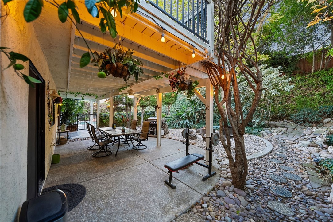 2210 Trafalgar Avenue