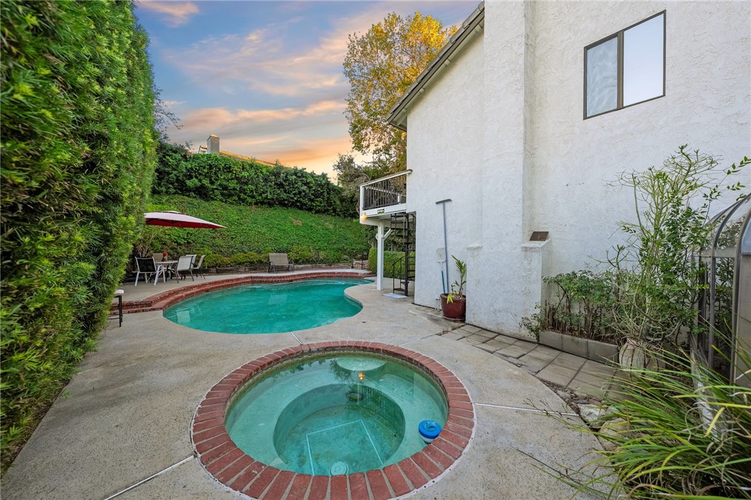 2210 Trafalgar Avenue