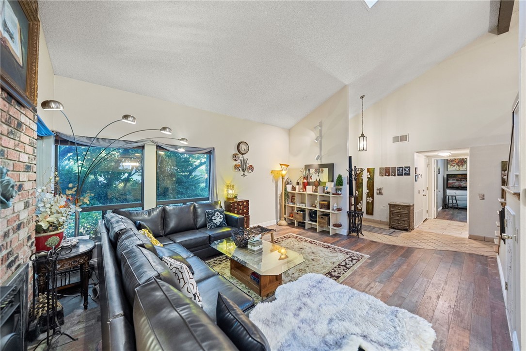 2210 Trafalgar Avenue