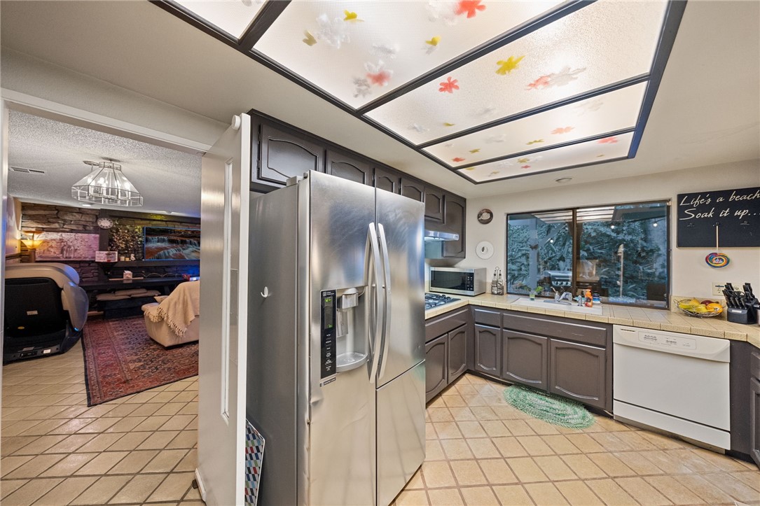 2210 Trafalgar Avenue