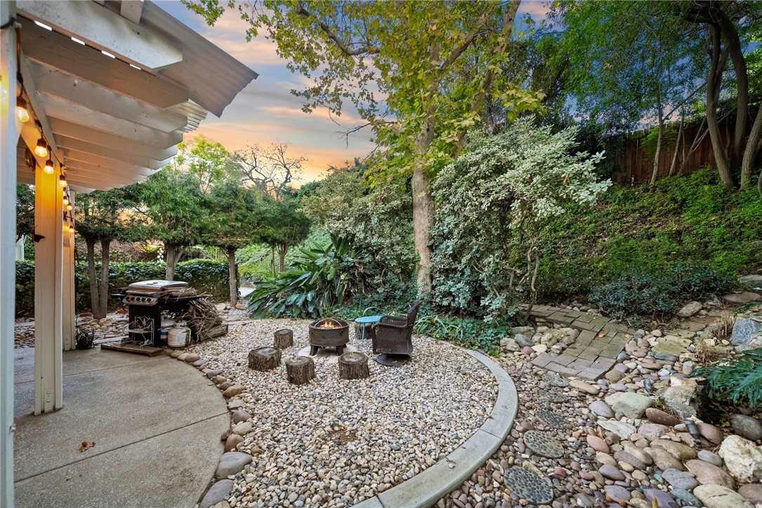 2210 Trafalgar Avenue