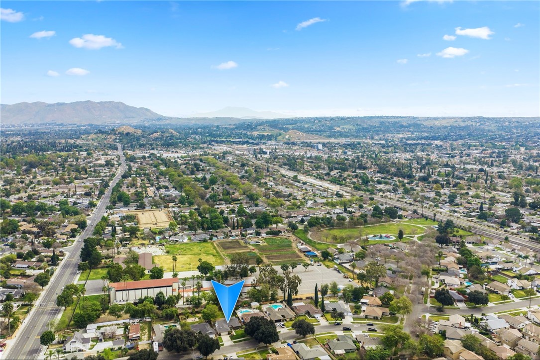 6090 Meadowbrook Lane