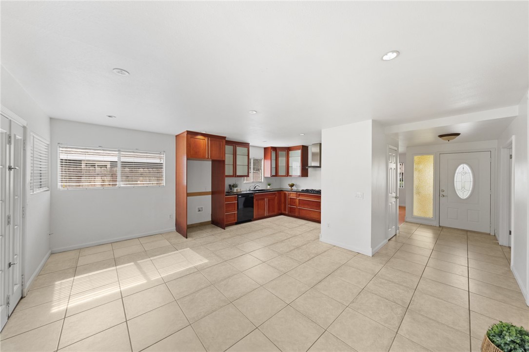 6090 Meadowbrook Lane