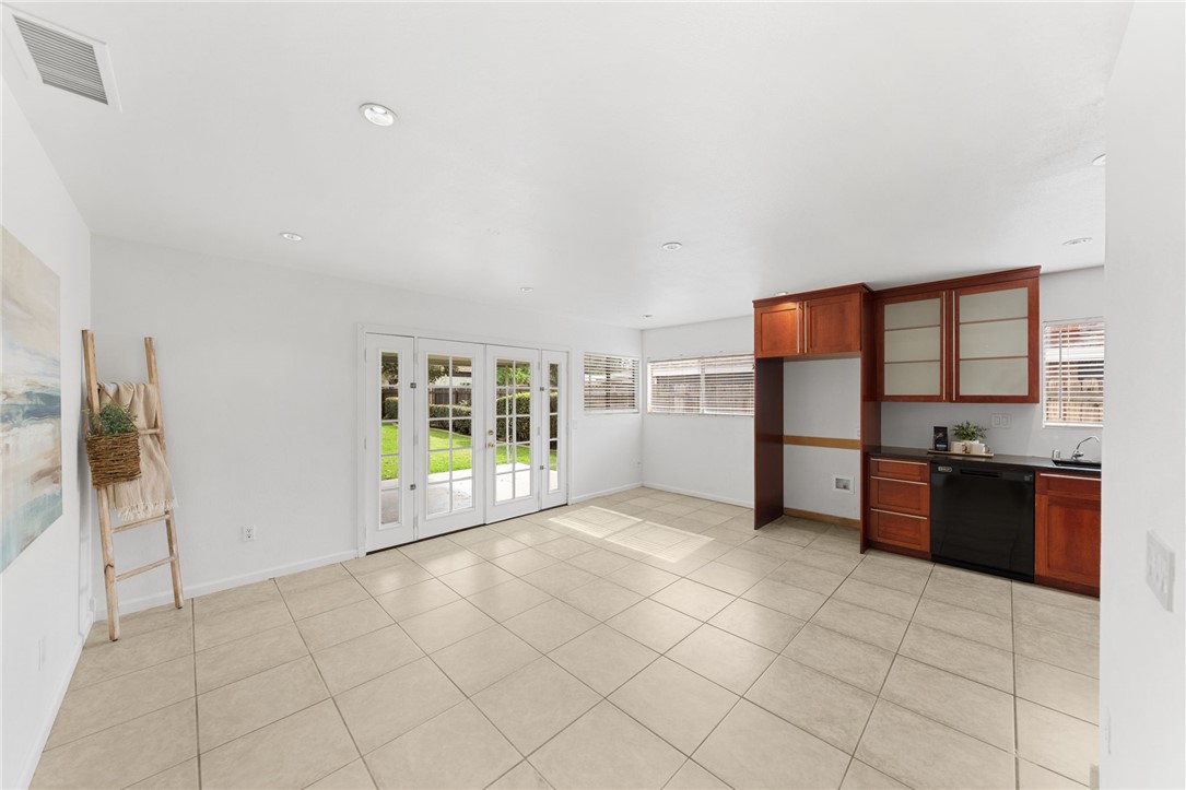 6090 Meadowbrook Lane