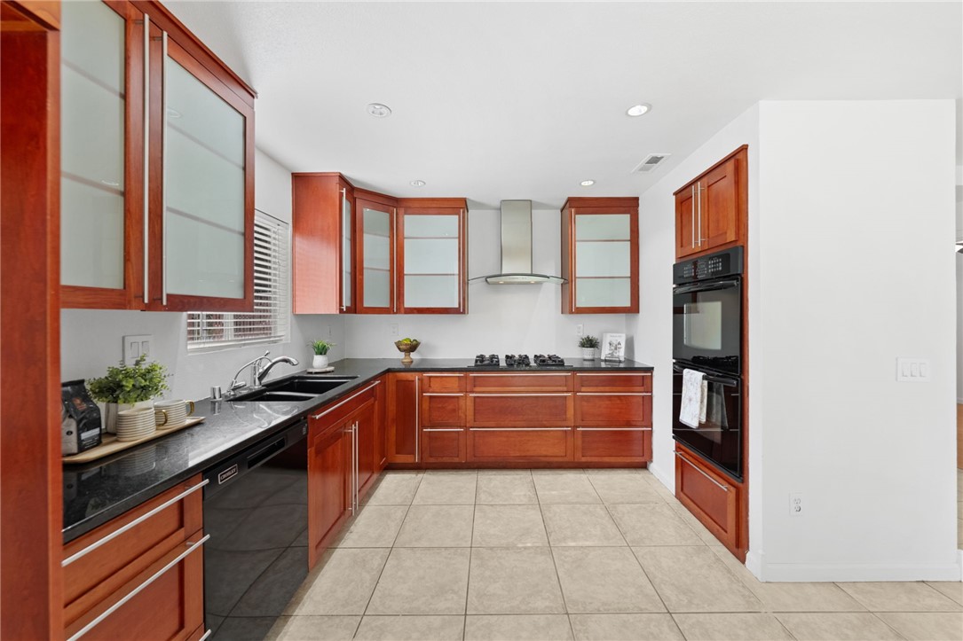 6090 Meadowbrook Lane