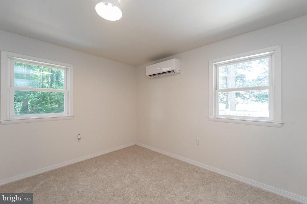 23000 Hog Creek Rd