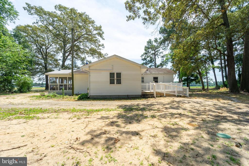 23000 Hog Creek Rd