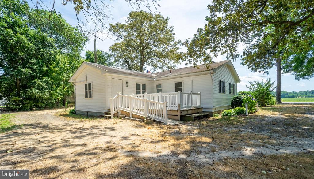 23000 Hog Creek Rd