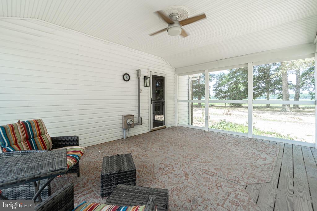 23000 Hog Creek Rd