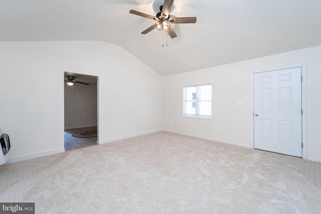 23000 Hog Creek Rd
