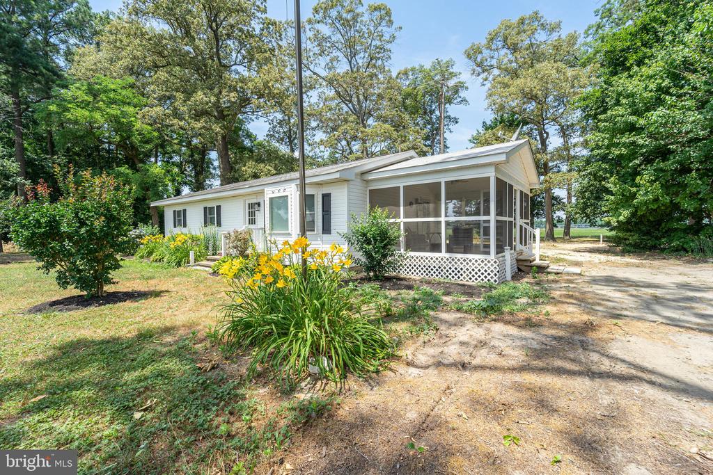 23000 Hog Creek Rd