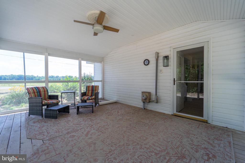 23000 Hog Creek Rd
