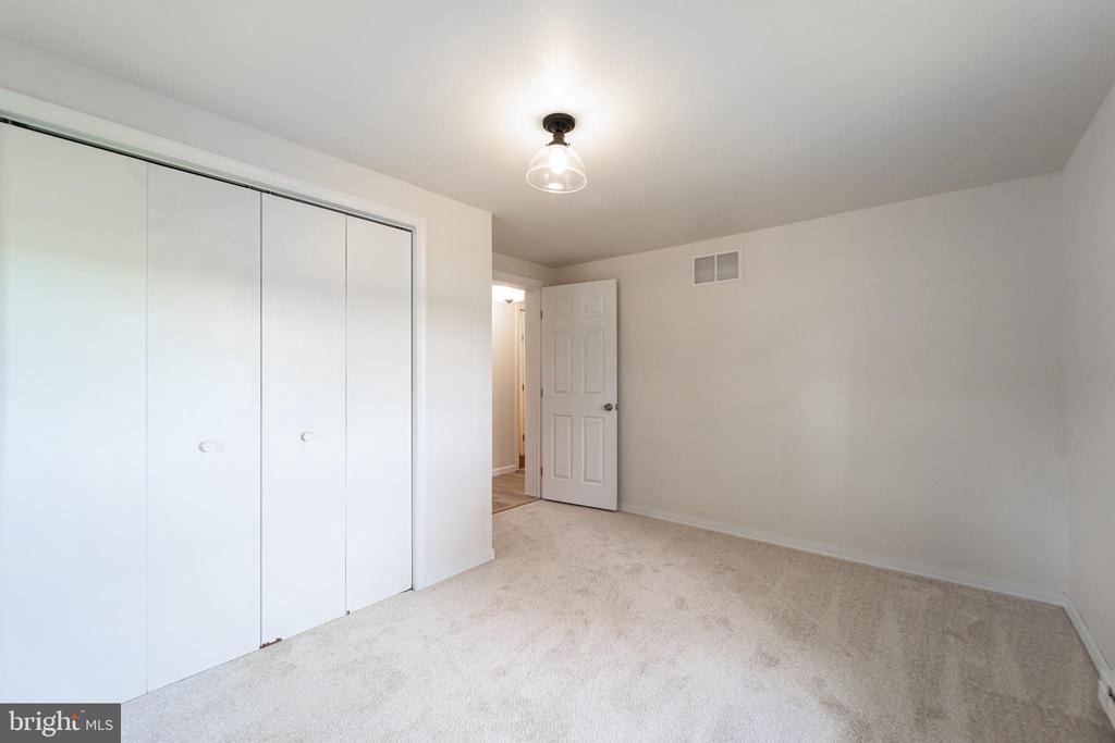 23000 Hog Creek Rd