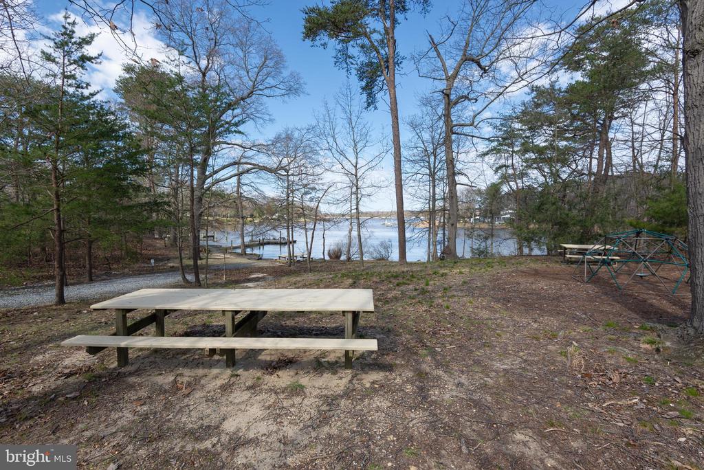 121 Fairview Dr