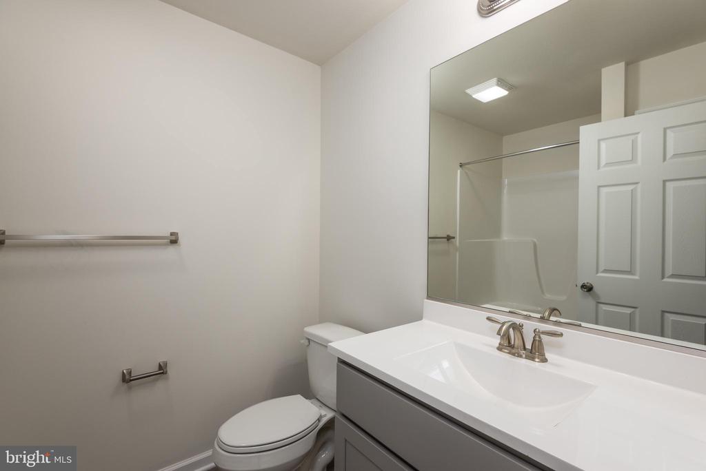121 Fairview Dr