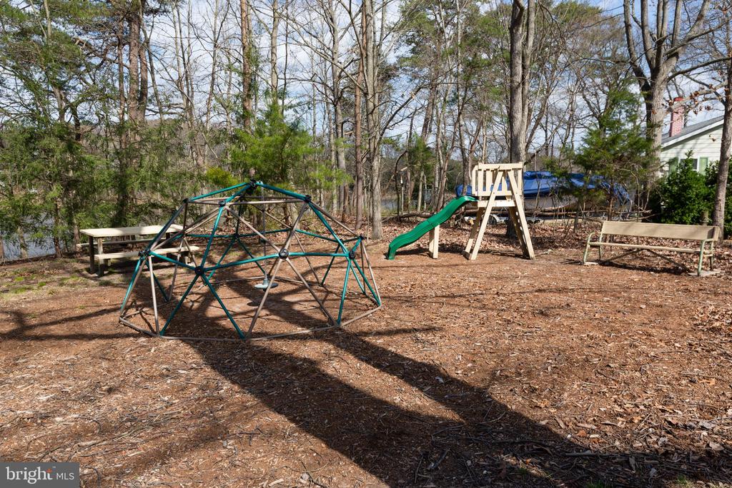 121 Fairview Dr
