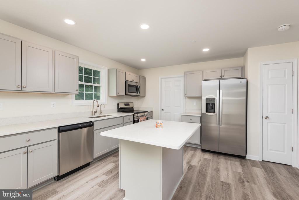 121 Fairview Dr