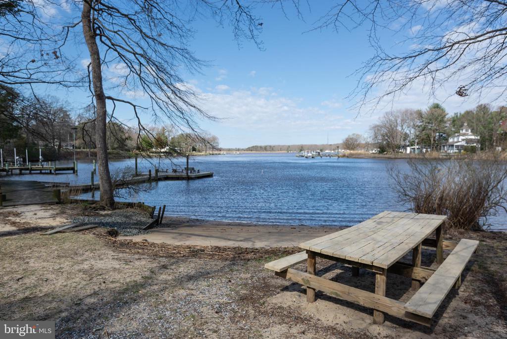 121 Fairview Dr