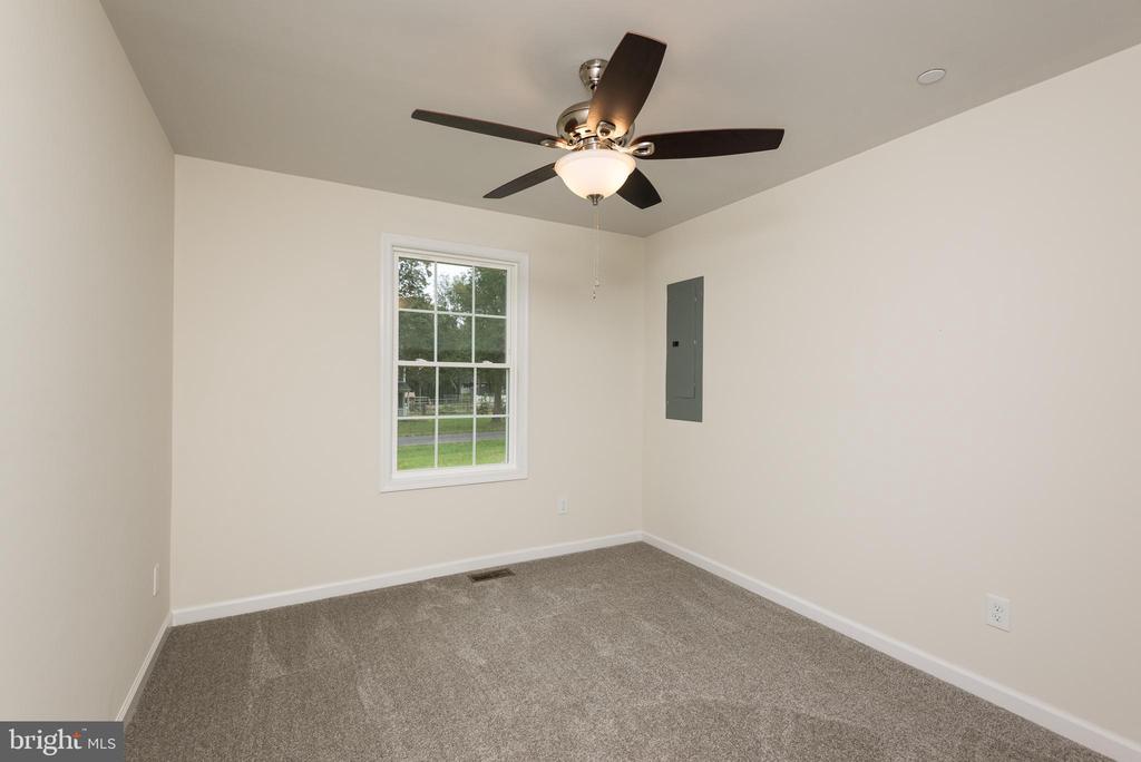 121 Fairview Dr