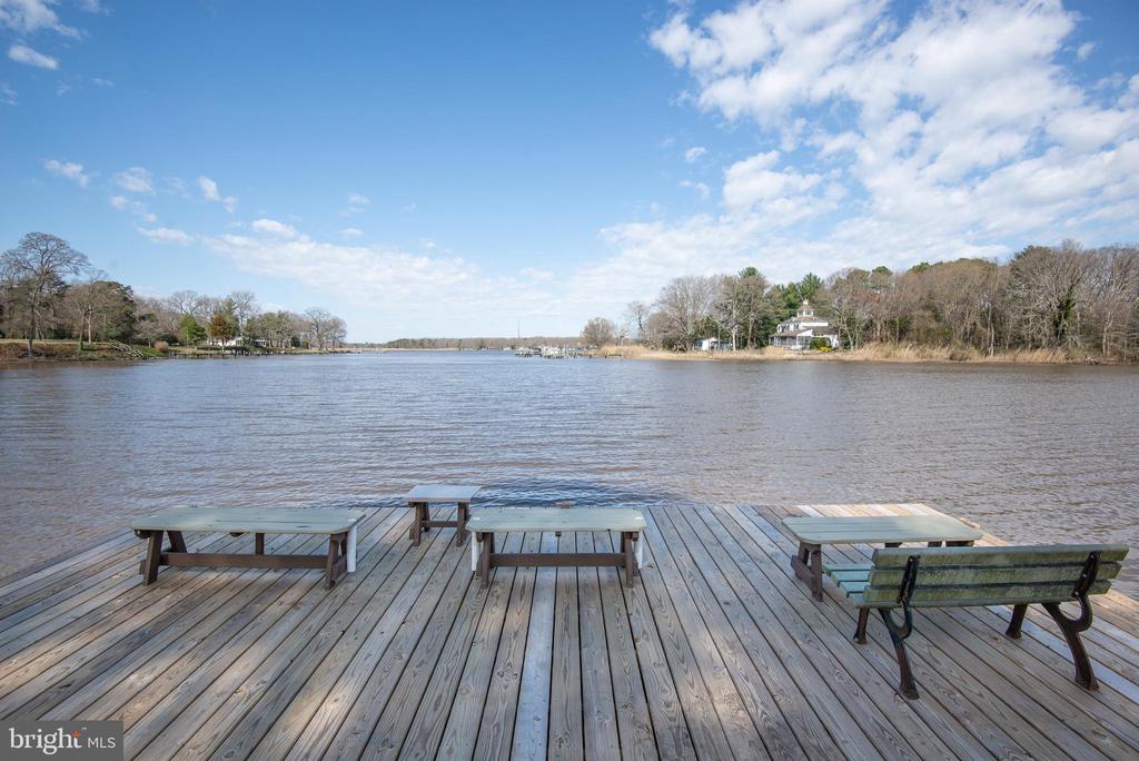 121 Fairview Dr