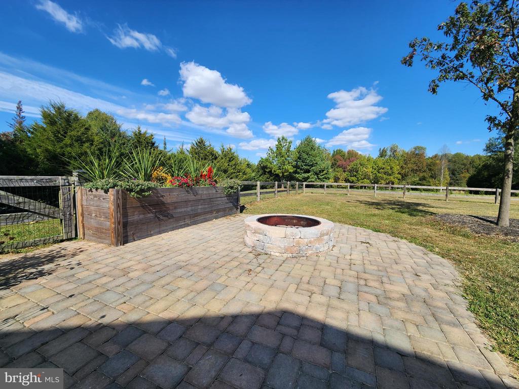 152 Spencer Ln