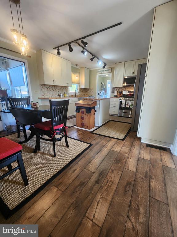 152 Spencer Ln