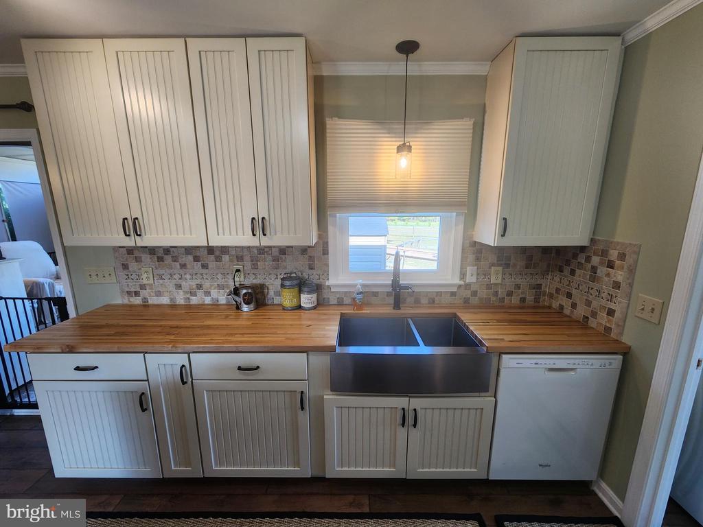 152 Spencer Ln