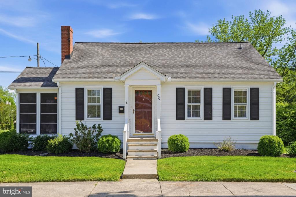 201 BELVEDERE AVENUE