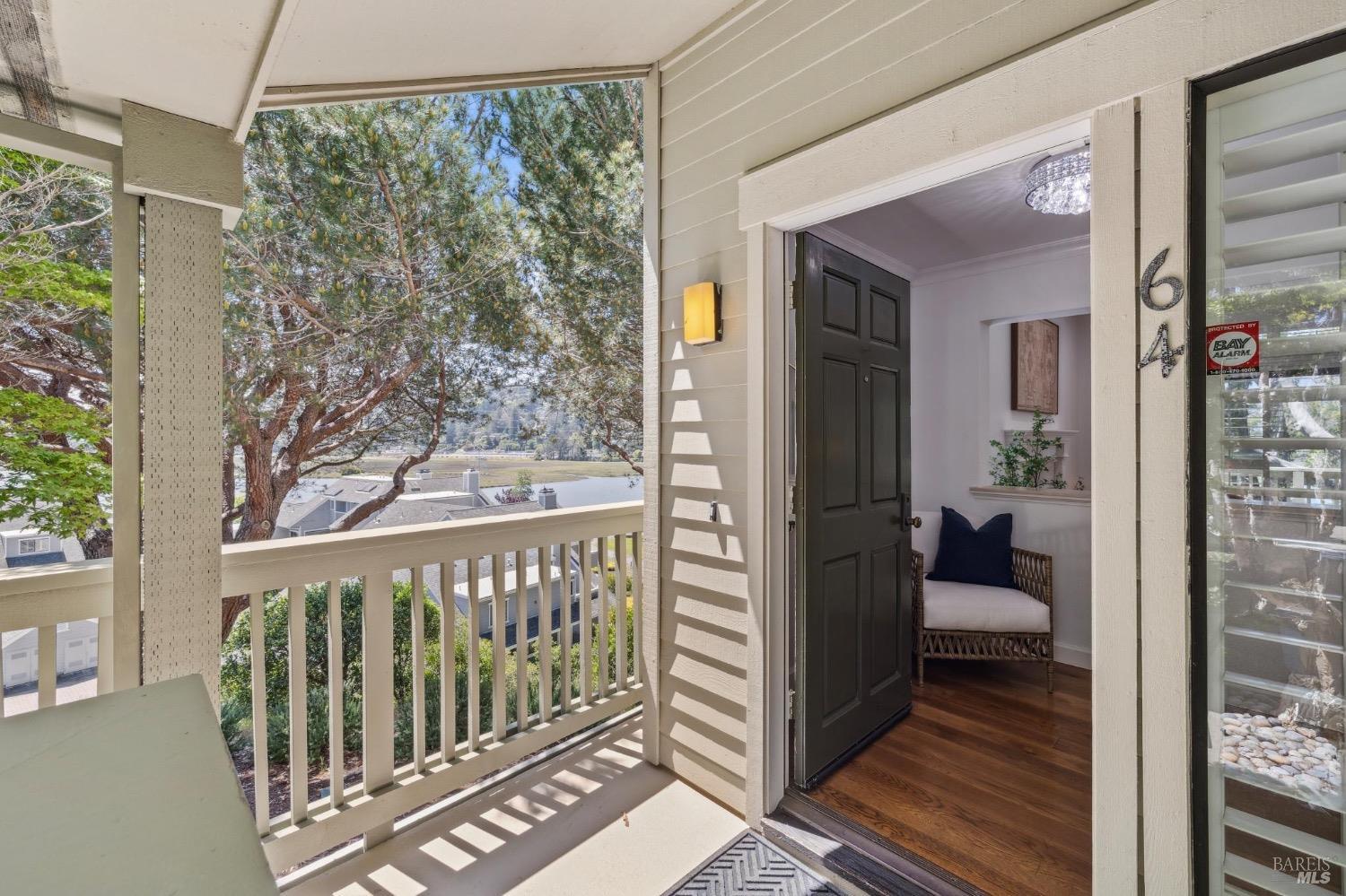 64 Eucalyptus Knoll St