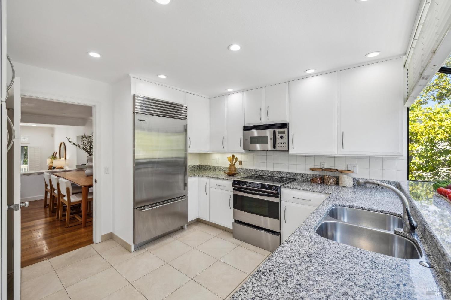 64 Eucalyptus Knoll St