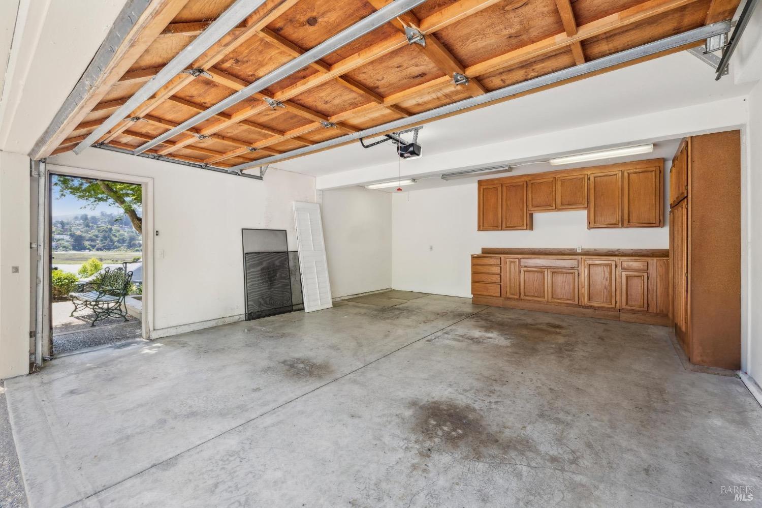 64 Eucalyptus Knoll St