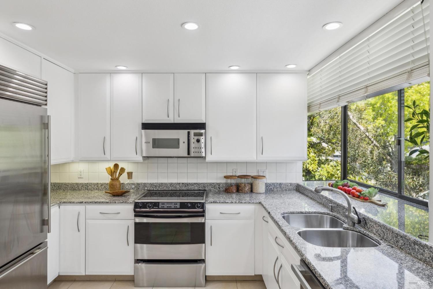 64 Eucalyptus Knoll St