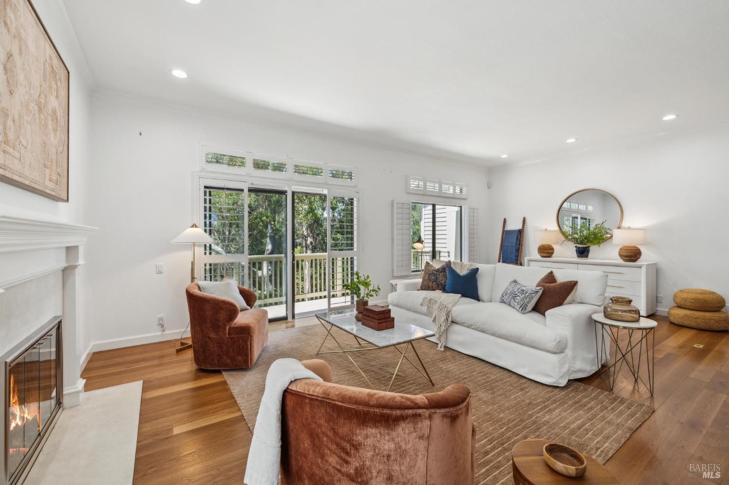 64 Eucalyptus Knoll St