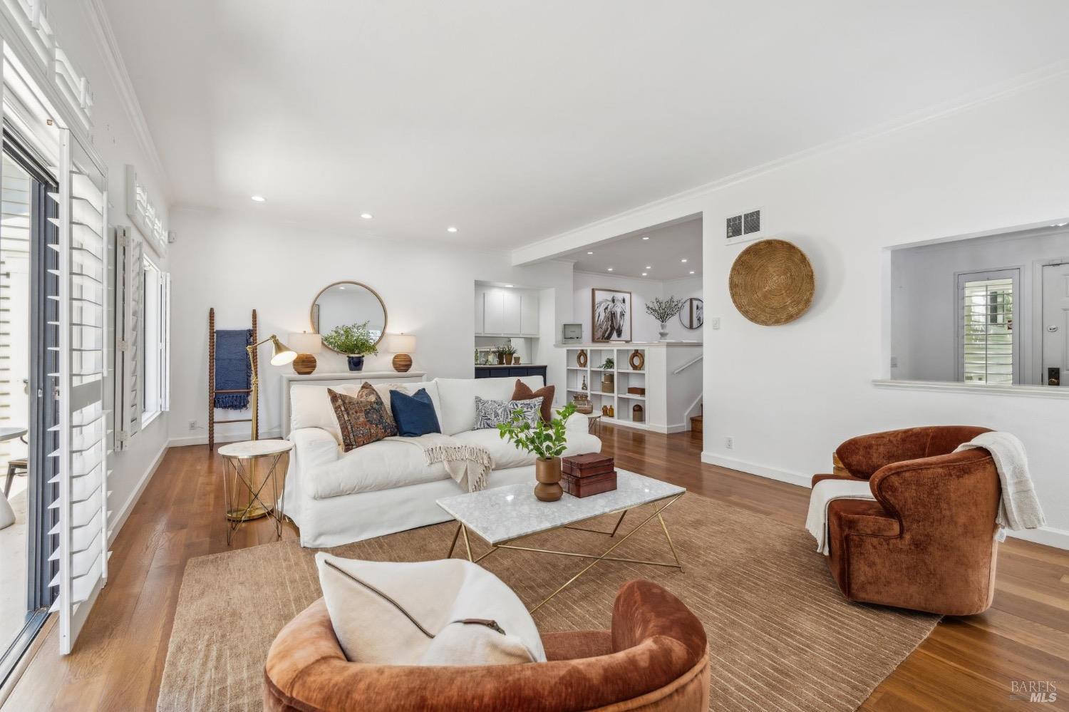 64 Eucalyptus Knoll St