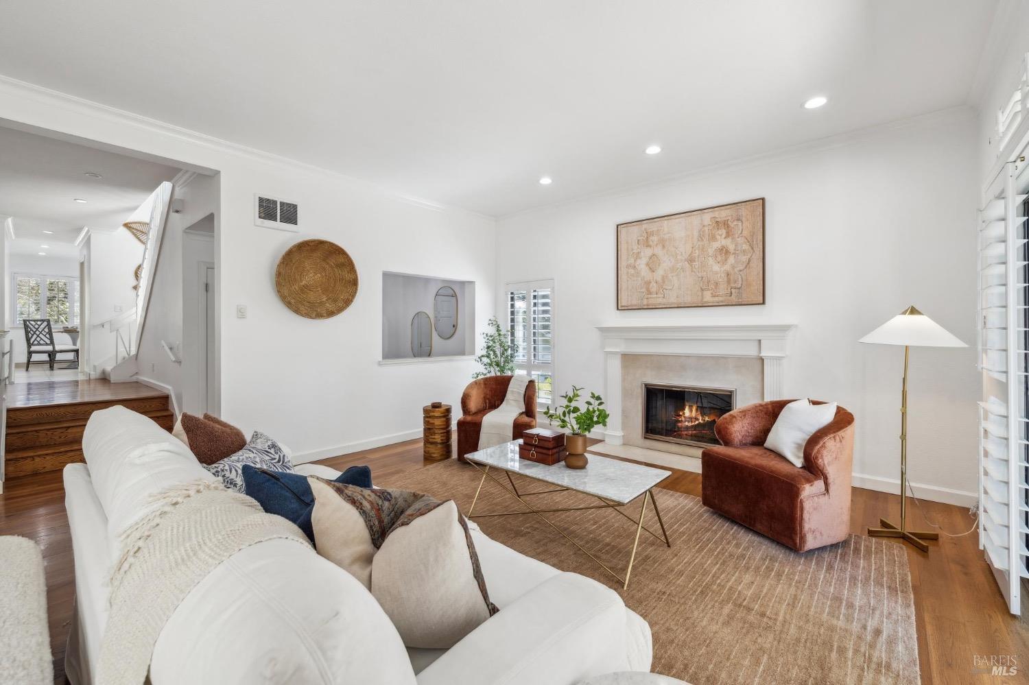 64 Eucalyptus Knoll St