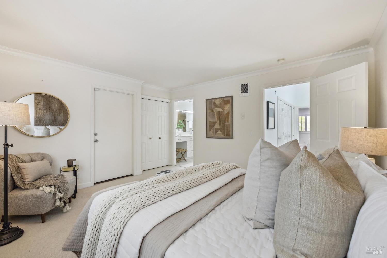 64 Eucalyptus Knoll St