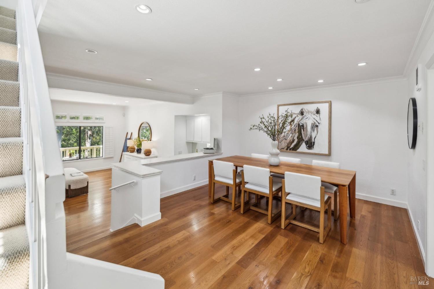 64 Eucalyptus Knoll St