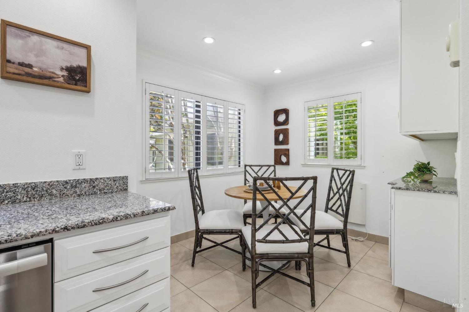 64 Eucalyptus Knoll St